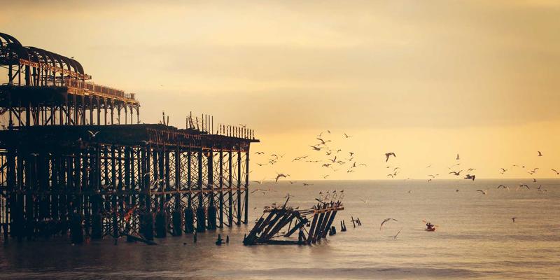 大鳄鱼钓鱼与徒步必备：户外三层穿衣法则详解，从基础层到防护层的材质与搭配