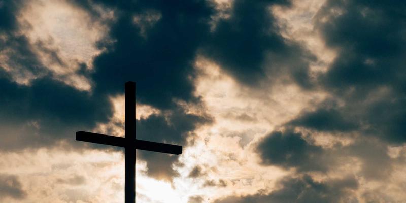 户外装备进化论：从专业运动用品到现代生活方式的全面解析